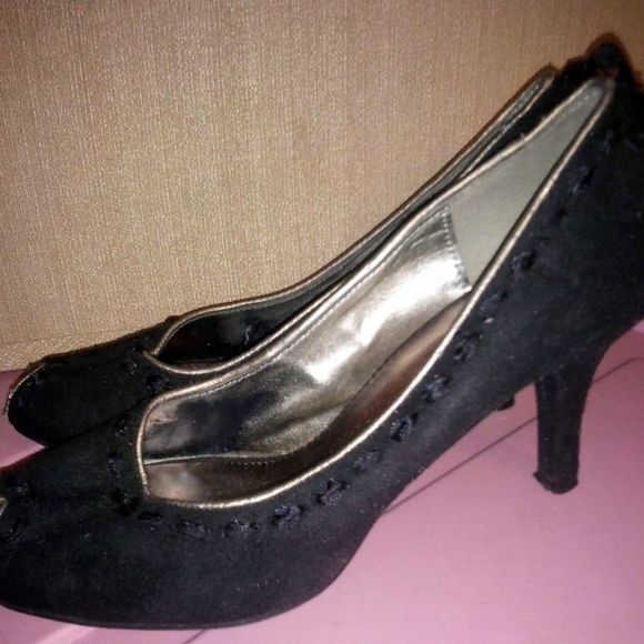 12 pairs of designer shoes - most like new! - Picture 3 of 12